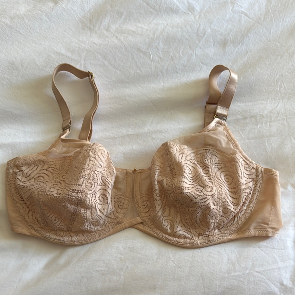 Lace Chantelle Bra size 36 DDD, like new